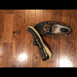 Sperry size 9